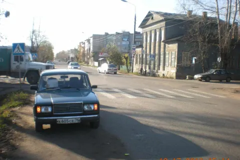 На дороге в Ярославской области пострадали два пешехода