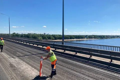 В Ярославле перекрыли вторую часть Октябрьского моста: фото