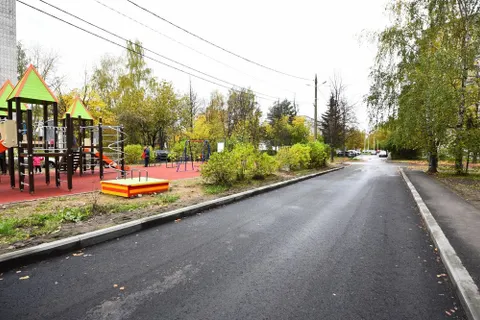 В Ярославле прошел техническую приемку еще один отремонтированный двор