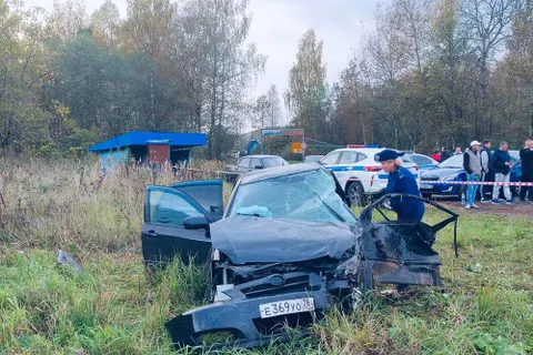 В ДТП под Тутаевом погибли взрослый и подросток, пятеро пострадали