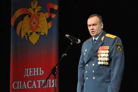 Ярославские спасатели получили к юбилею новый специализированный транспорт