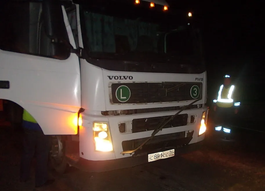 В Ярославском районе пешеход погиб под колесами грузовика