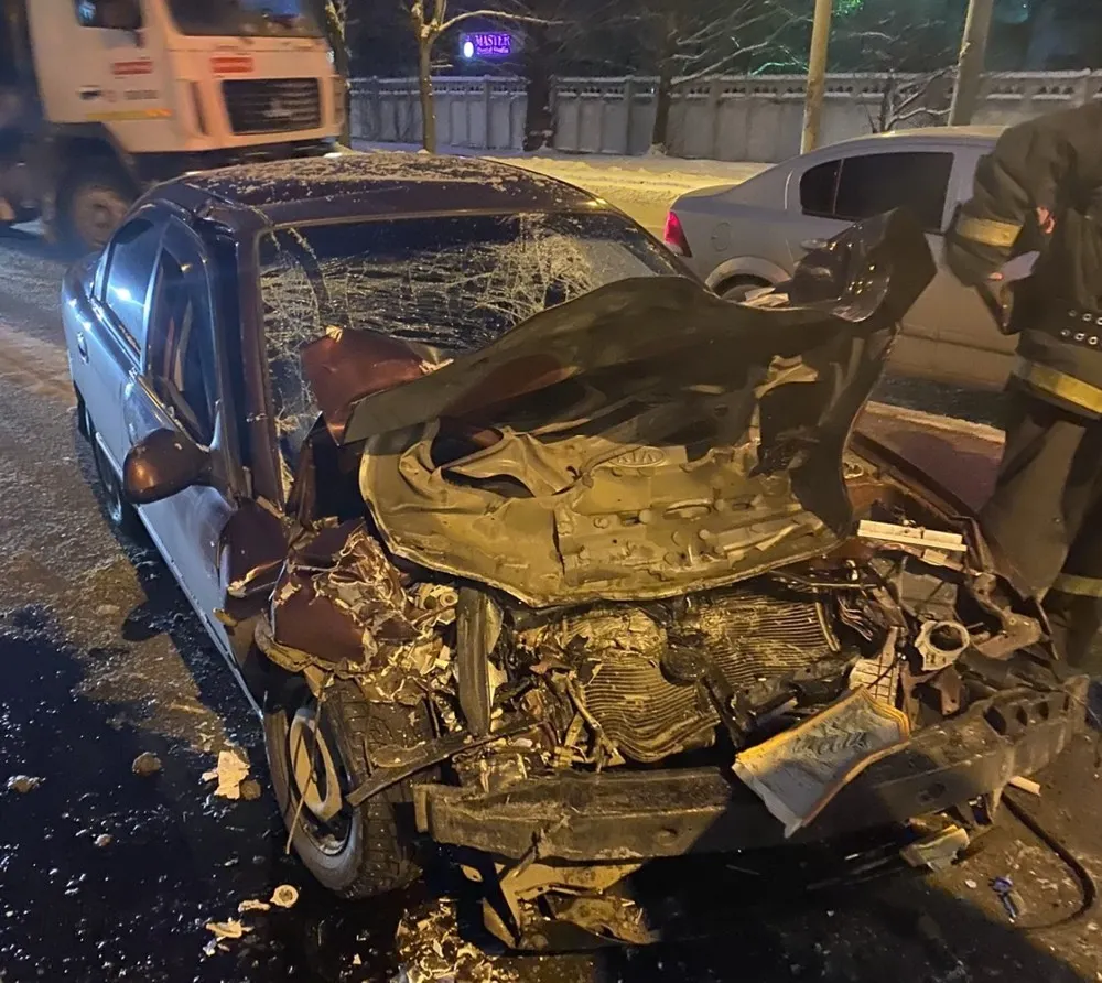 В Ярославле иномарка протаранила рейсовый автобус