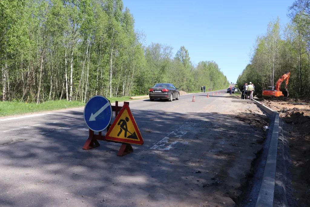 Подрядчик заново уложит асфальт на трассе в Ярославской области
