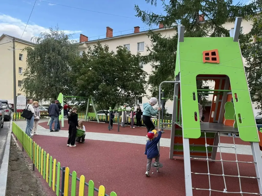 В Ярославле открыли обновленную по программе «Наши дворы» территорию