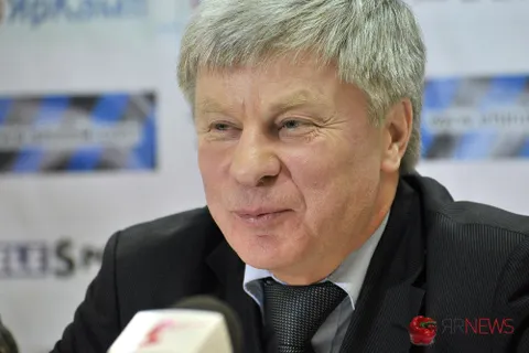 В Ярославле президент РФС Николай Толстых встретился с футбольной общественностью. Фоторепортаж