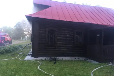 Ярославское МЧС публикует видео пожара избы Валентины Терешковой