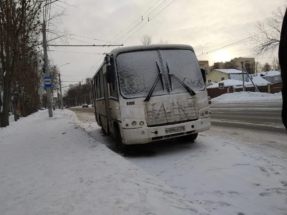 «Третий день стоит»: на дорогах Ярославля все больше брошенных автобусов