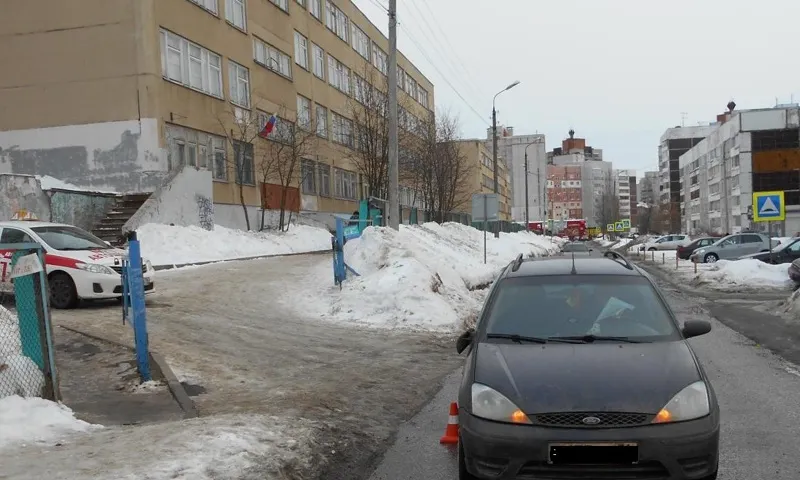 В Ярославле рядом со школой под колёса иномарки попал ребёнок