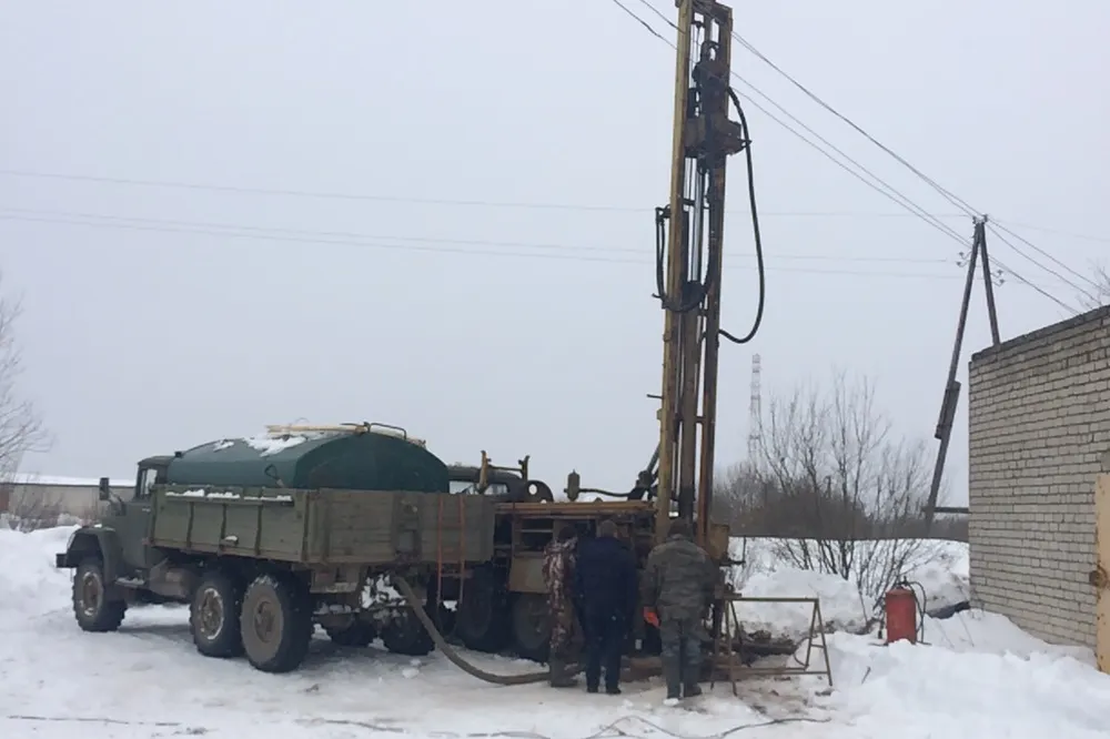 Жители ярославской глубинки будут брать воду из новой скважины