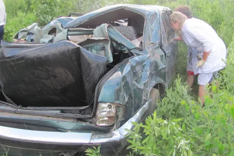 В Некоузском районе при опрокидывании автомобиля погиб человек