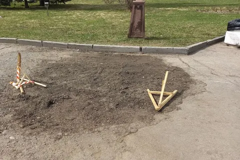 В Ярославле у Знаменской башни появляются провалы