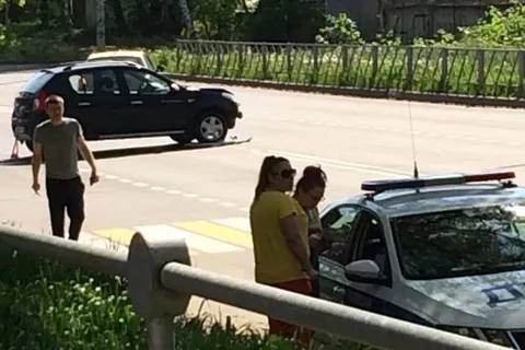 В Ярославле перевернулся автомобиль