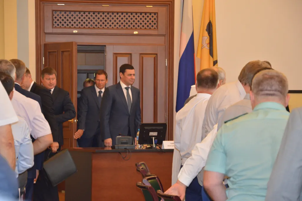 Дмитрий Миронов провел первое рабочее совещание