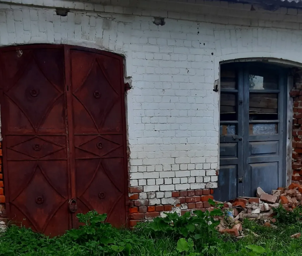 Из ярославского села украли старинные ставни торговых рядов