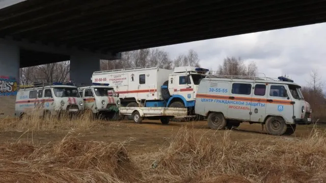 Продолжаются поиски тела провалившегося под лед на Которосли мальчика