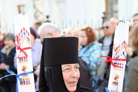 Благодатный огонь встретили в Ярославле