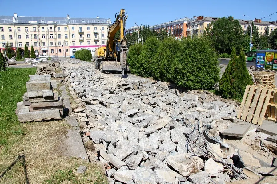 В Рыбинске разобрали фонтан на главной площади города