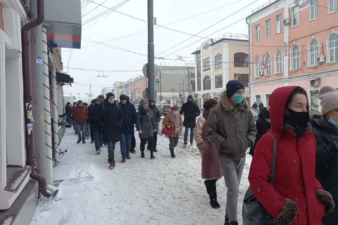 Участники шествия в Ярославле сообщили о первых задержаниях