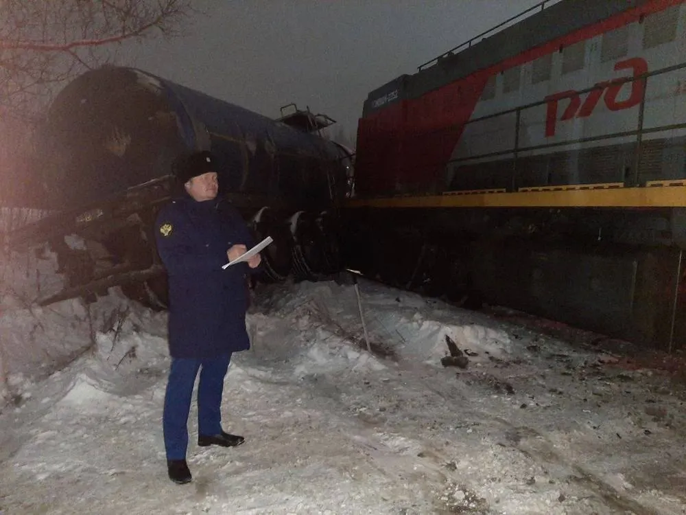 В Ярославле тепловоз столкнулся с грузовиком