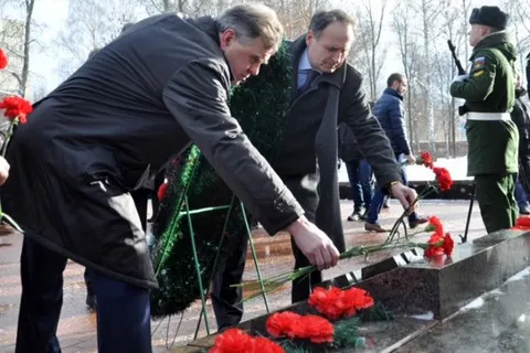 В Ярославле в День защитника Отечества прошли праздничные мероприятия