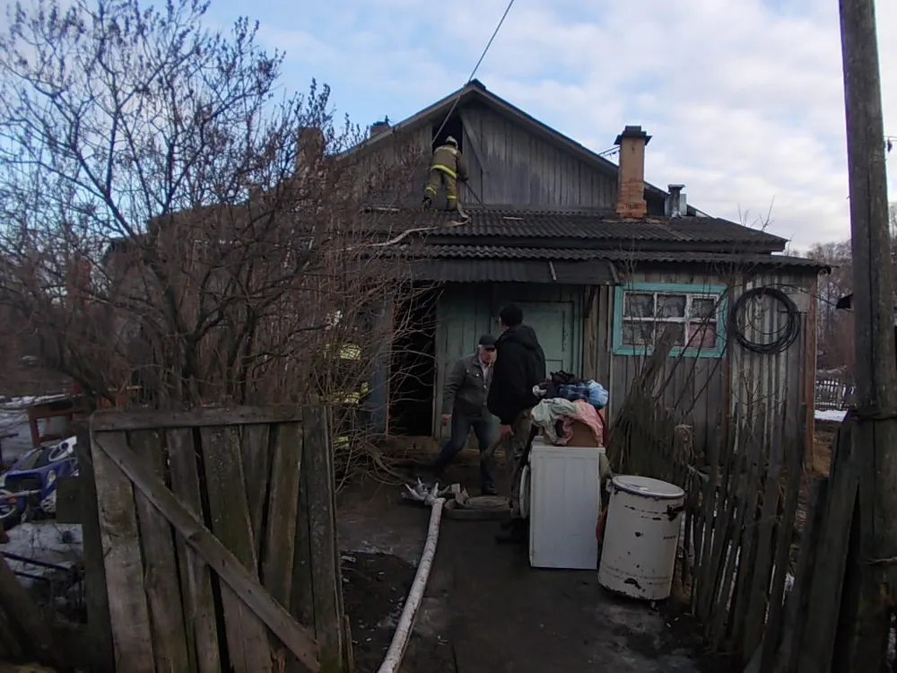 В Ярославле горел жилой дом на четыре семьи