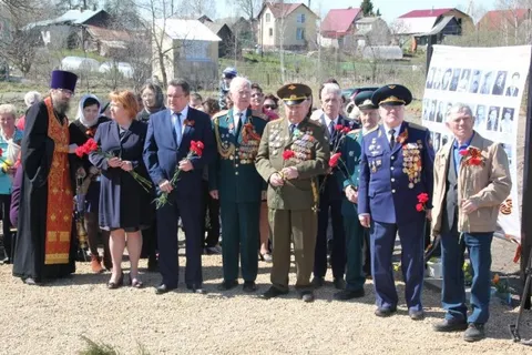 В Ярославле открыли памятник воинам-землякам из деревни Парково