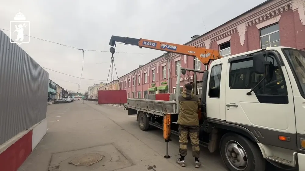 В центре Ярославля возобновили движение по проблемной улице