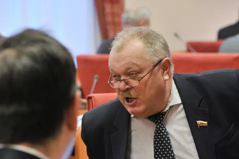 Заседание Думы Ярославской области - крупным планом. С фото