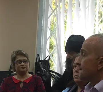 На судебное заседание по Мосейцевскому приюту прибыл иеромонах Макарий (Маркиш)
