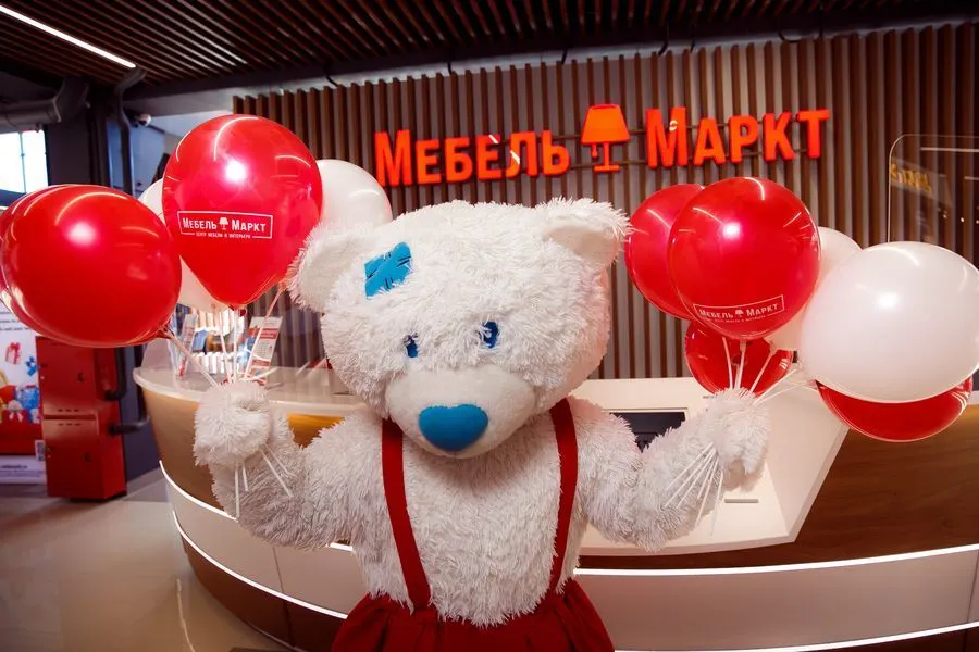 Ярославский ТЦ «МебельМаркт» продолжает акцию «Диван подарков»