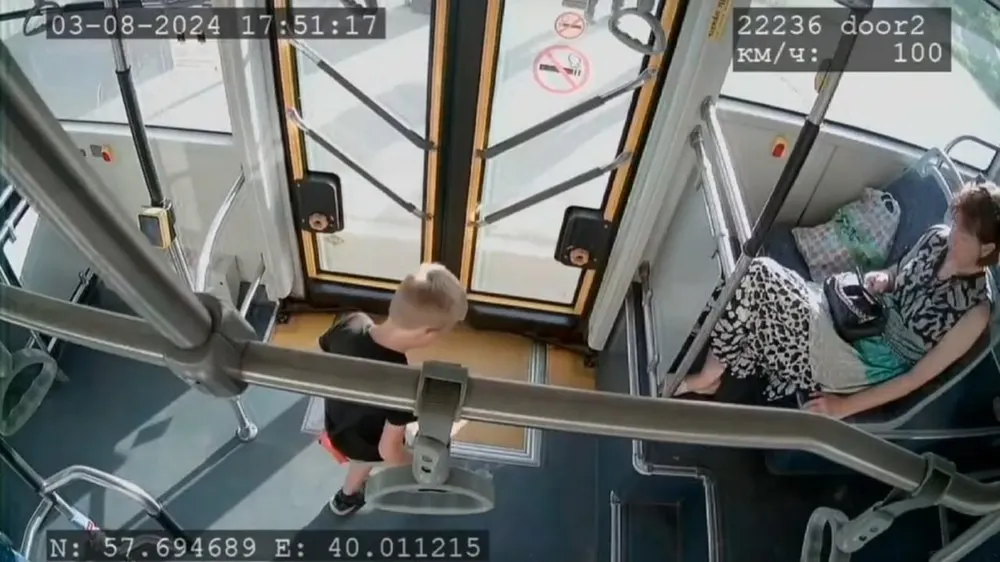 В Яавтобусе взорвали петарду