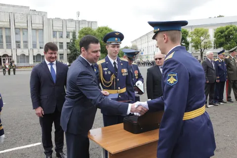 Более ста выпускников торжественно отметили окончание Ярославского училища ПВО