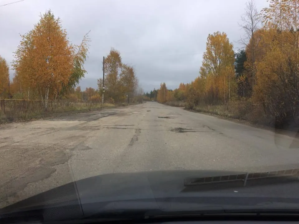 В Ярославле добрый человек заделал ямы на улице Университетской