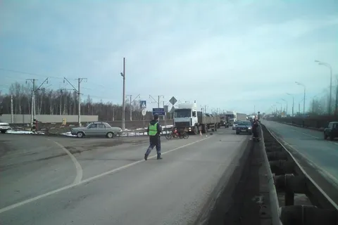 В Ростове Ярославской области столкнулись иномарка и мопед