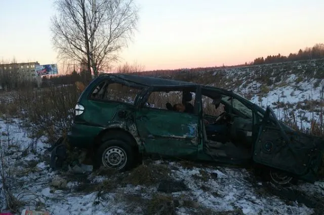 В Ярославской области столкнулись автобус и легковушка