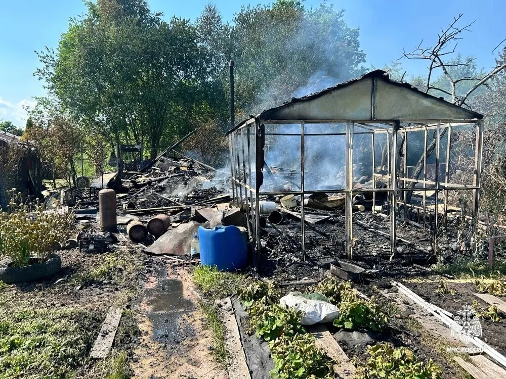Под Рыбинском из-за аварийной электросети сгорела дача