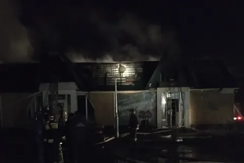 В Ярославле сгорел алкомаркет