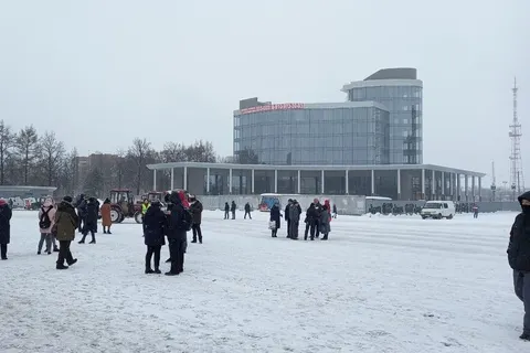 Ярославская полиция оцепила площадь Труда