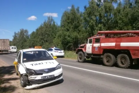 В Рыбинском районе такси сбило мопед