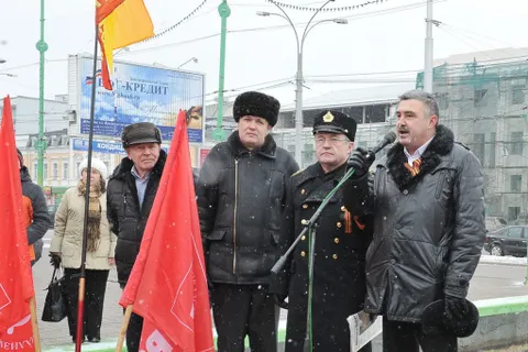 В Ярославле начали собирать деньги семьям погибших «Беркута» на Украине. Фоторепортаж