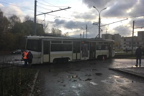 В Ярославле трамвай наехал на 14-летнюю девочку в наушниках