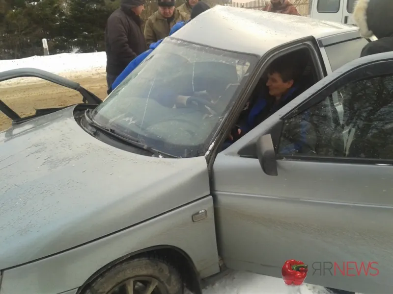 В ДТП под Ярославлем погибла женщина и пострадали дети