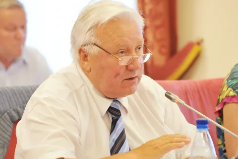 В Ярославской областной Думе сегодня состоялось последнее очередное заседание. Фотогалерея
