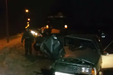 В Ярославской области «Жигули» столкнулись с экскаватором
