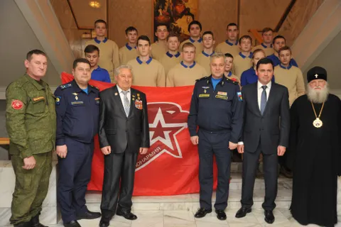 Ярославские ребята отправляются служить в Президентский и Преображенский полки