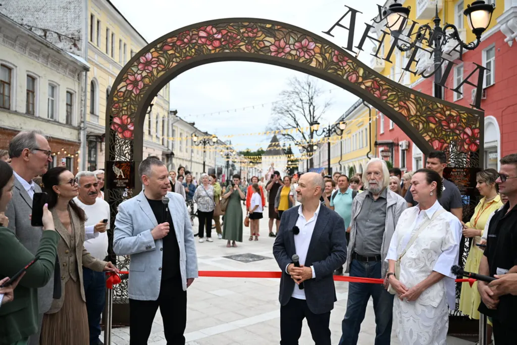Ярославский губернатор открыл «улицу Ангела»