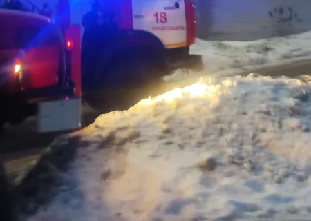 «Взорвался баллон»: ярославец рассказал о пожаре в гаражном кооперативе