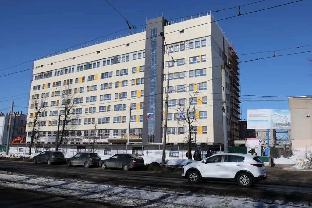 Новый корпус ярославской онкобольницы обещают сдать в срок