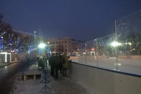 Новогоднюю Советскую площадь разобрали: фото